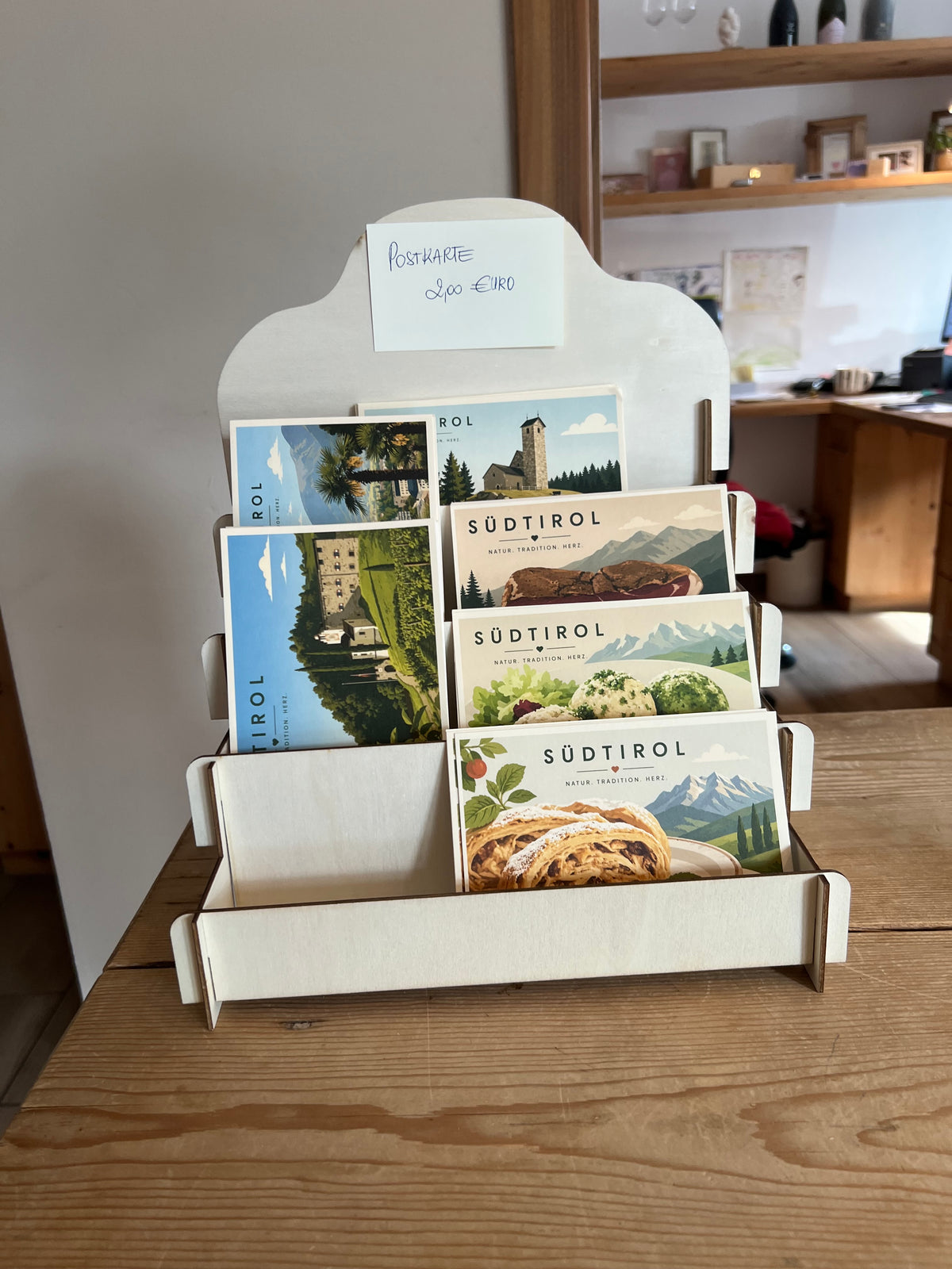 Holzständer für Postkarten und Lesezeichen und Notizheften